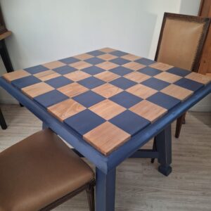 Mesa Cuadrada Azul con diseño Ajedrez